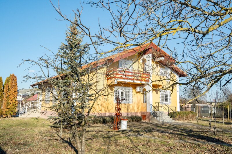 Cocioc, Peris, teren+vila S+P+1, nu ratati ocazia de a o viziona.